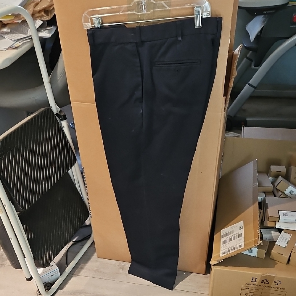 Perry Ellis Men's Elegant Navy Dress Pants